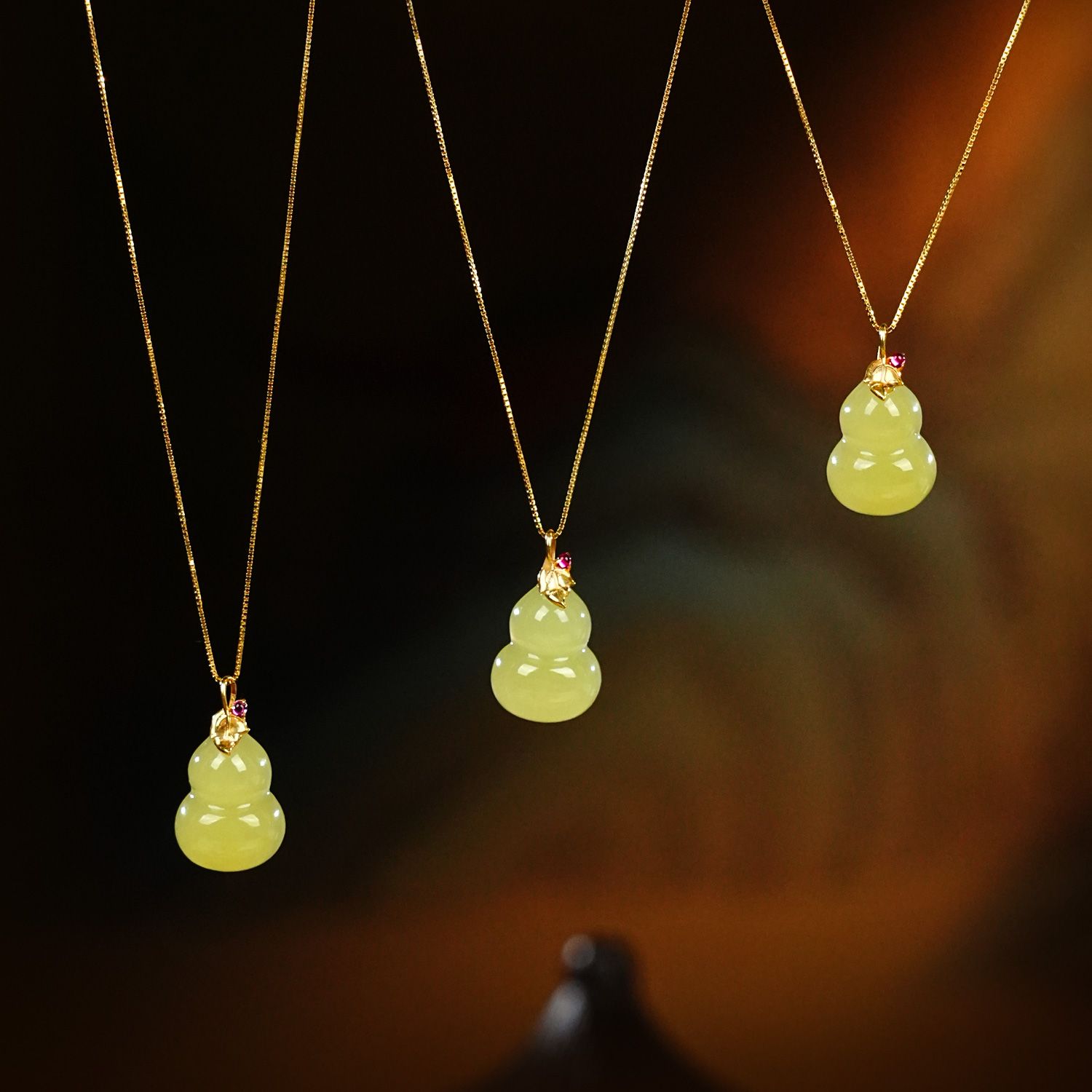 18K Gold Xinjiang Hetian Nephrite Jade Pendant — Xinjiang jade