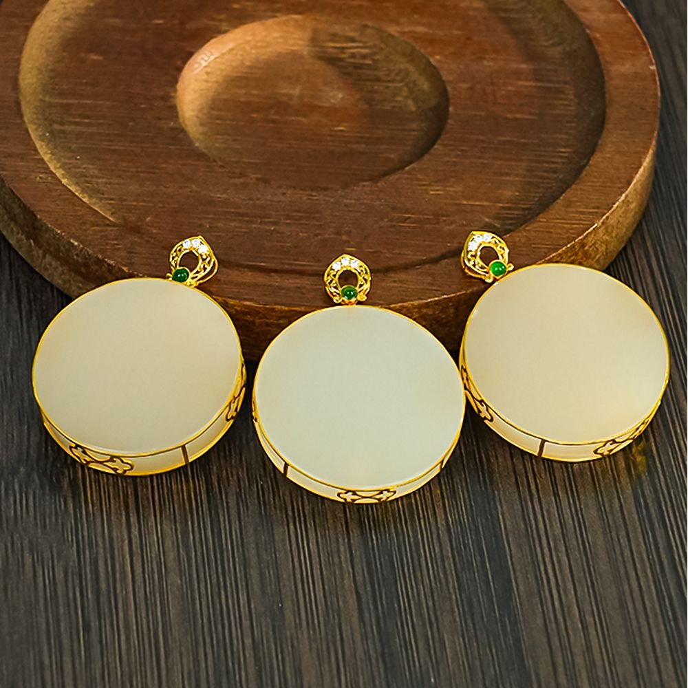 18K Gold Qinghai Hetian Nephrite Jade Pendant — Qinghai jade